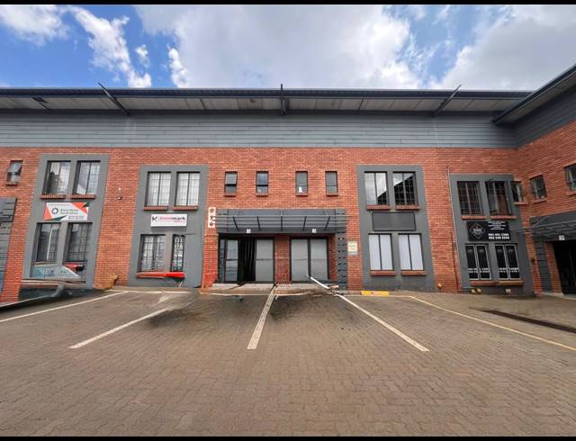 193M² WAREHOUSE TO LET IN HENNOPSPARK